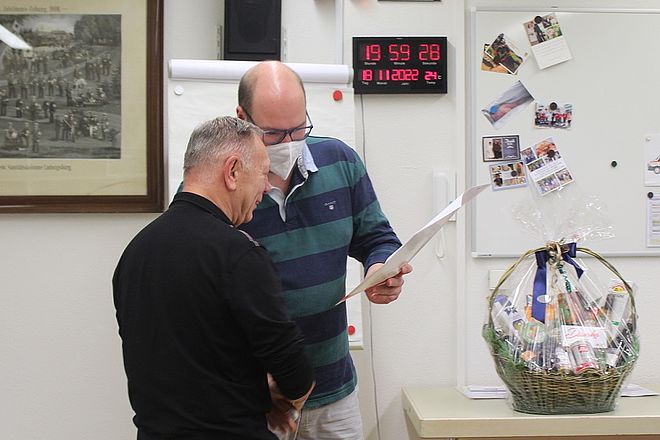 Übergabe Ehrung Richard Benz für 65 Jahre